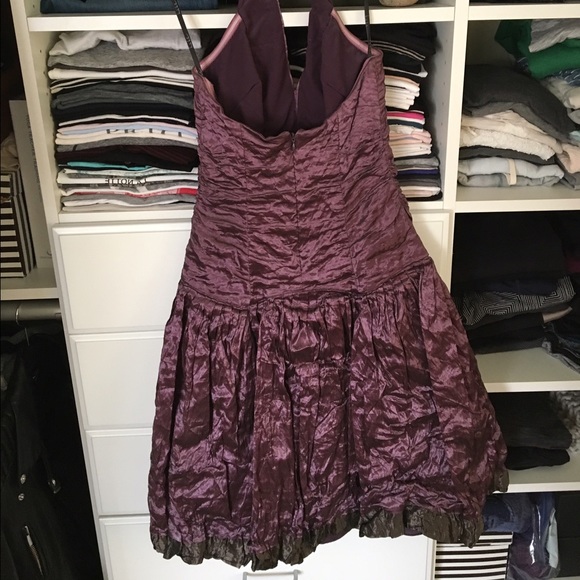 Nicole Miller Metallic Purple and Pewter Ruched Halter Dress Size: 4 - Picture 2 of 5